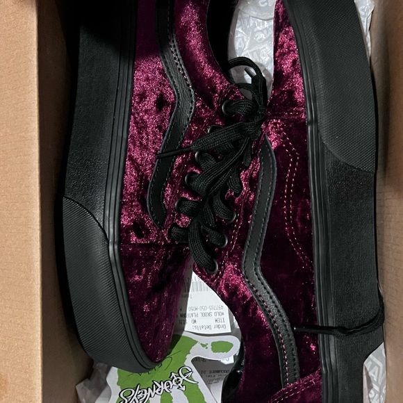 COPY - Vans platform velvet shoes. Brand new still in the box. Size 6.5 in wome… - Picture 2 of 6